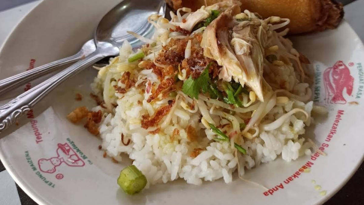 Soto Pitik Bu Yati: Kenikmatan yang Menghantarkan Kenangan di Setiap Suapan